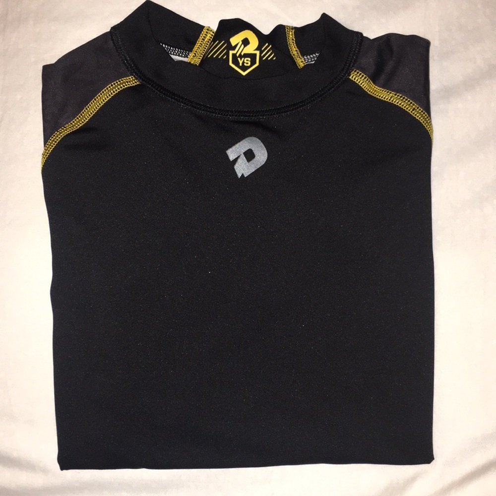 🦋EUC🦋. Black-Gold-Gray Performance Shirt